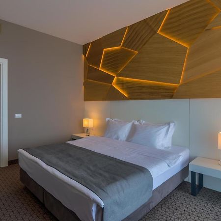 Nyota Hotel & Conference Center Mamaia Esterno foto