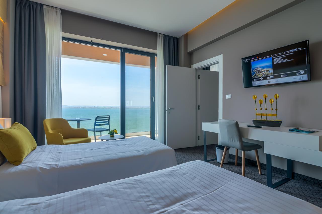 Nyota Hotel & Conference Center Mamaia Esterno foto