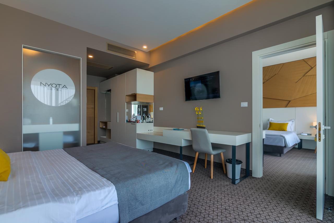 Nyota Hotel & Conference Center Mamaia Esterno foto