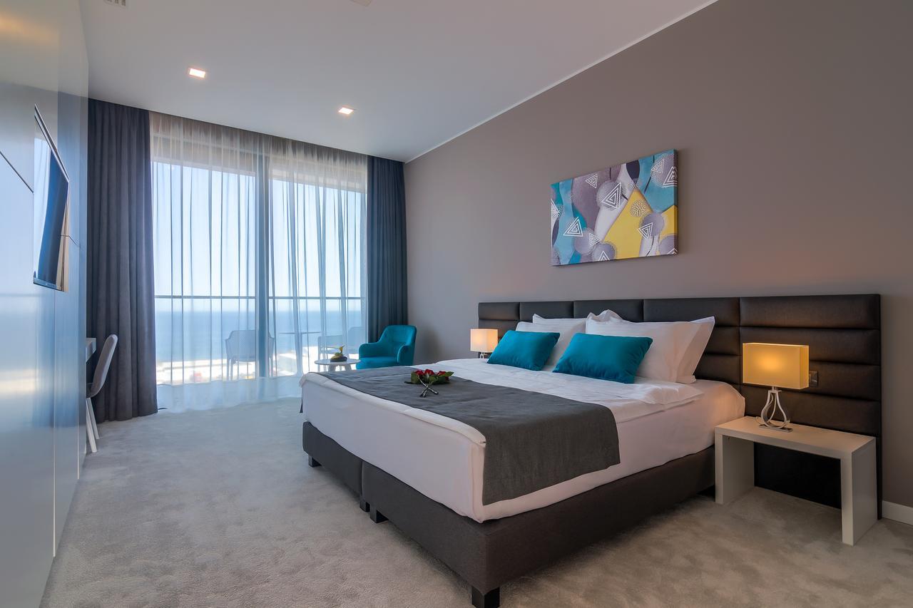 Nyota Hotel & Conference Center Mamaia Esterno foto