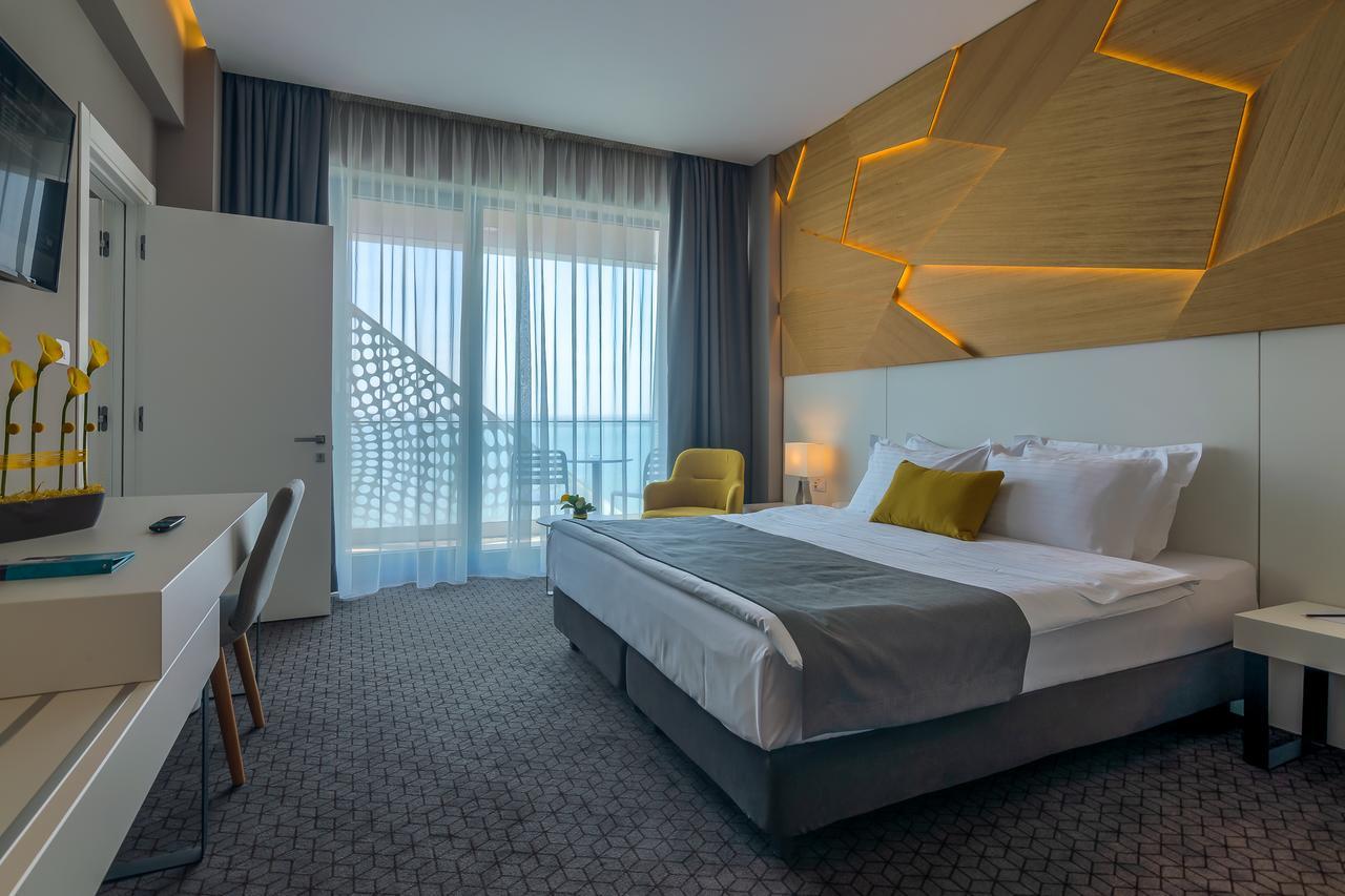 Nyota Hotel & Conference Center Mamaia Esterno foto
