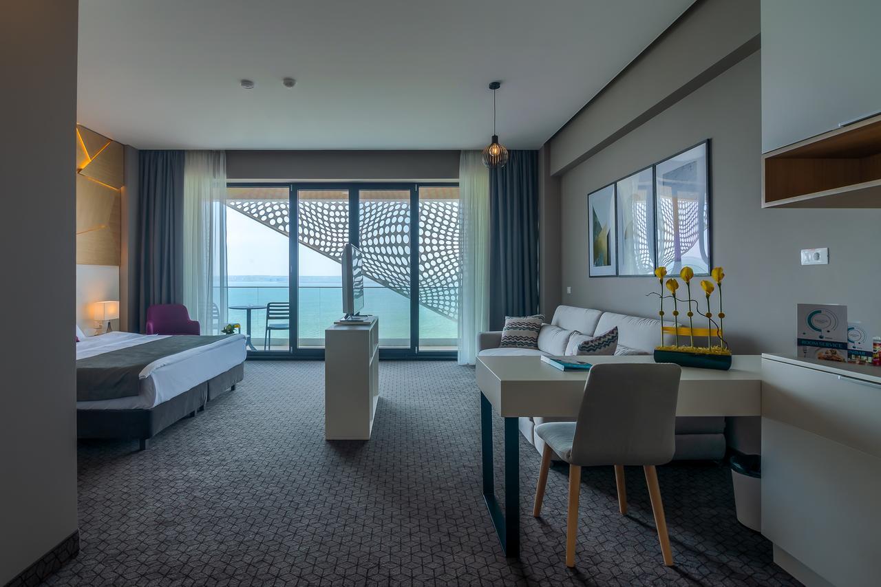Nyota Hotel & Conference Center Mamaia Esterno foto